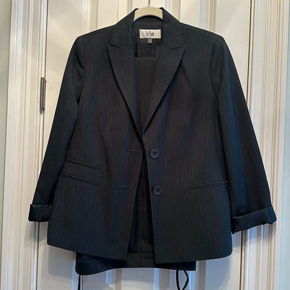Le Suit pants suit!